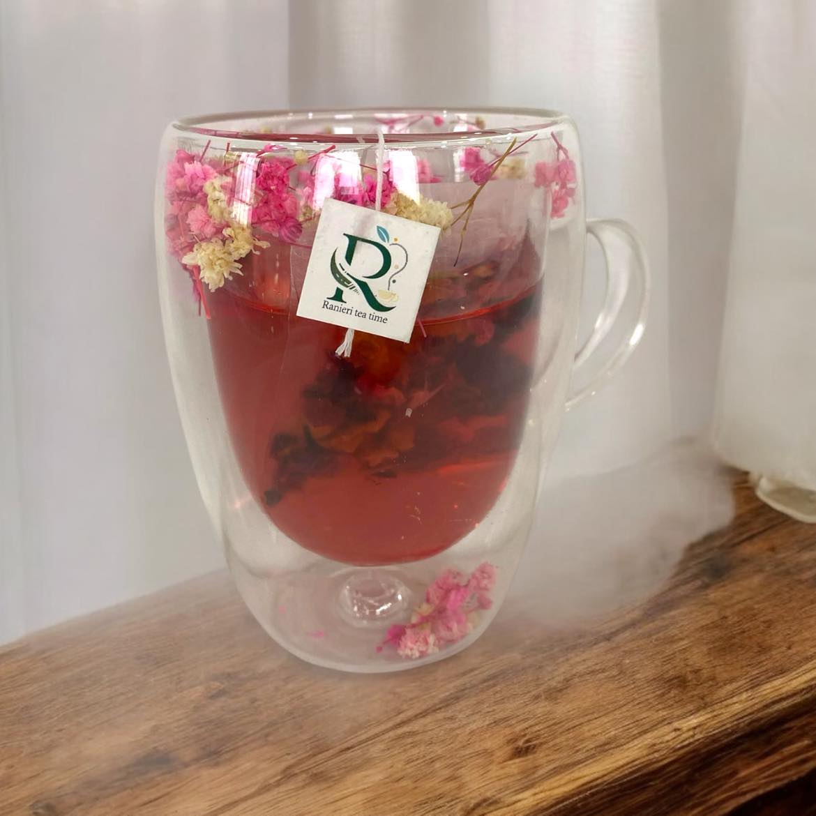 Tasse fleurs gypsophile rose