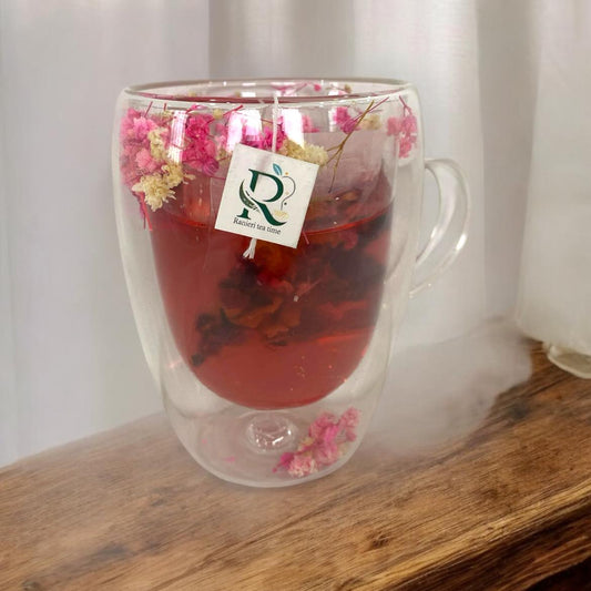 Tasse fleurs gypsophile rose