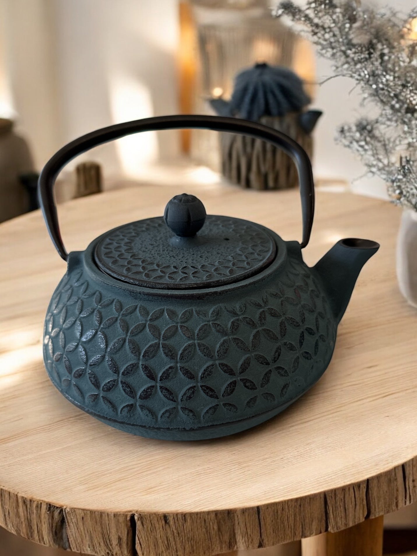 Théière en fonte Aoi hana